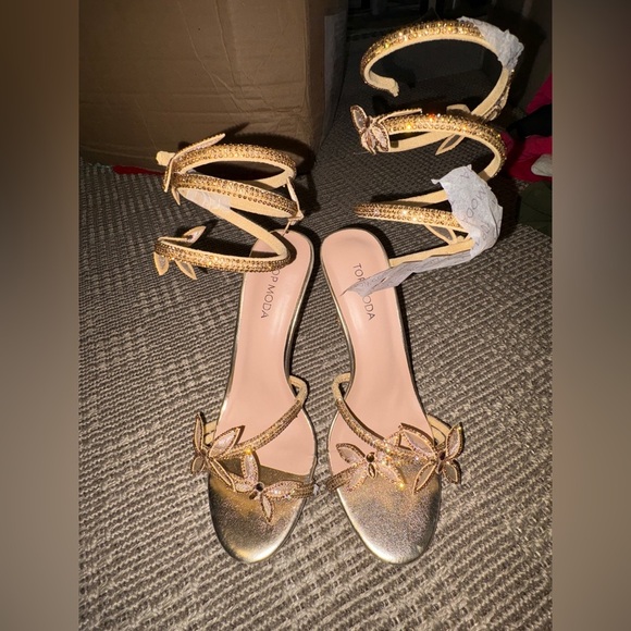 Gold butterfly heels - Picture 1 of 5